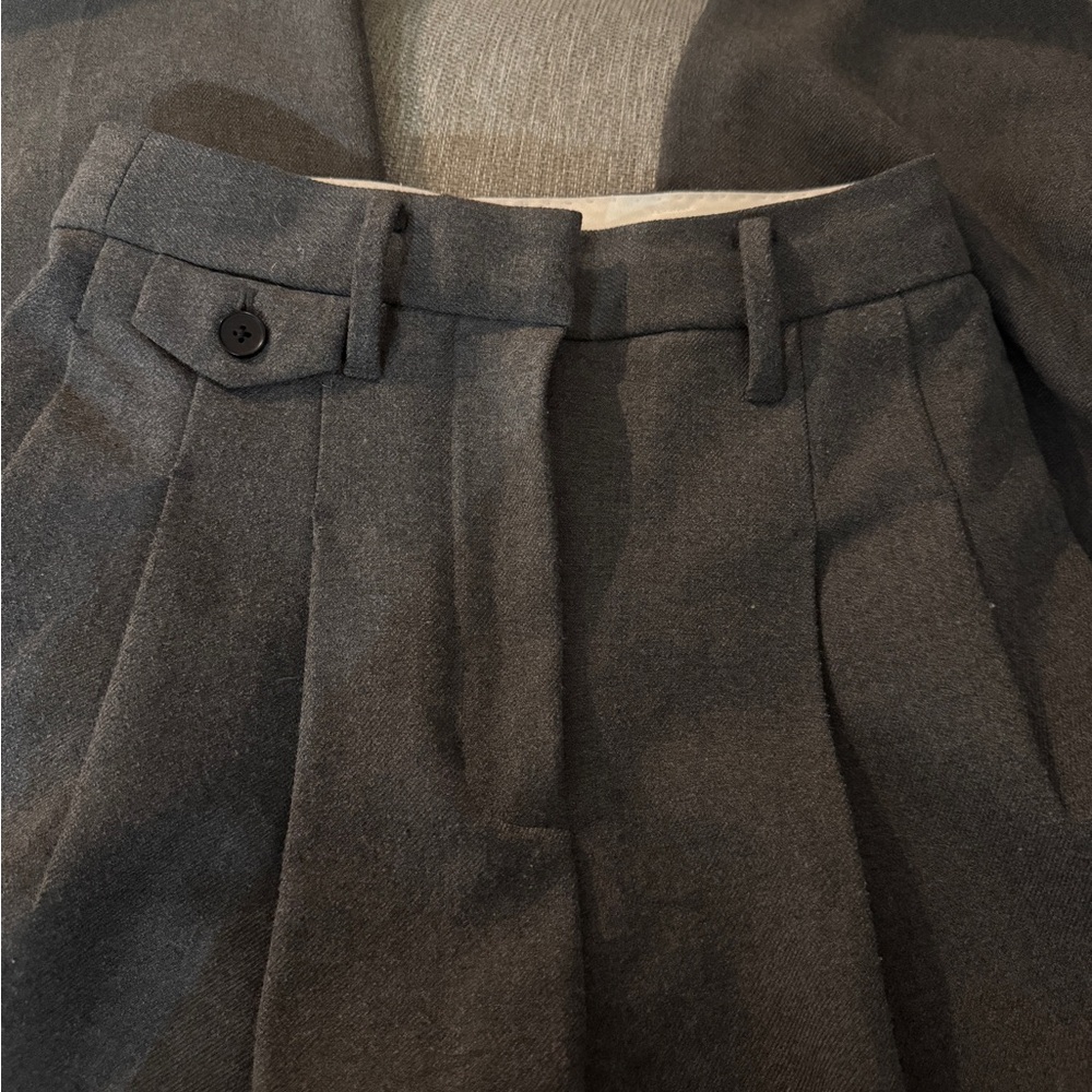 Aritzia Gray Women's Pants - Picture 6 of 6